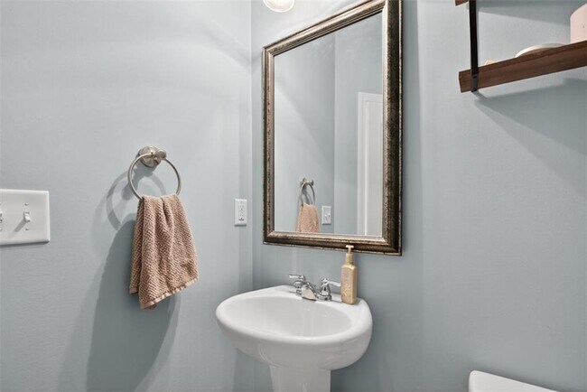 Building Photo - 267 Collingsworth Trace NE