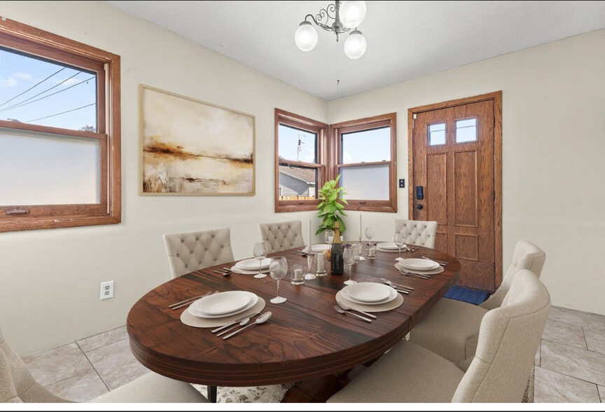 Building Photo - 5748 35th Ave S