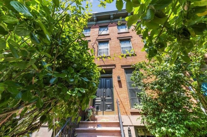 Building Photo - 230 3rd St