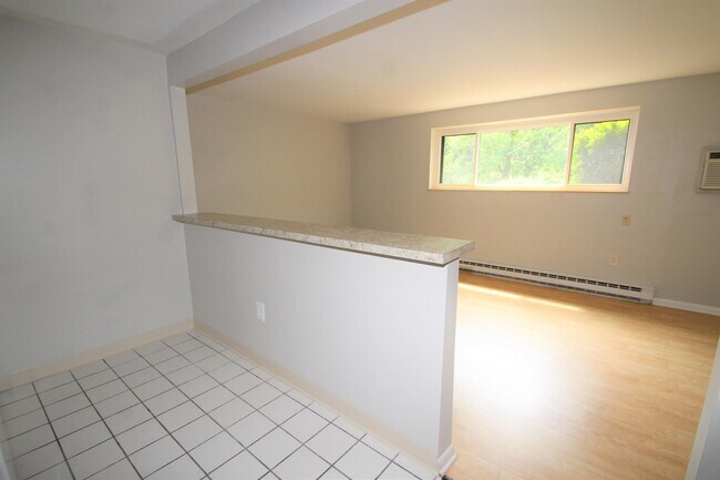 Building Photo - 1209 Logan Rd