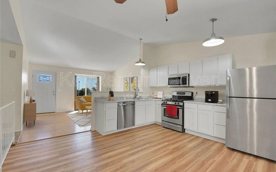 Building Photo - 7421 Harlan Way