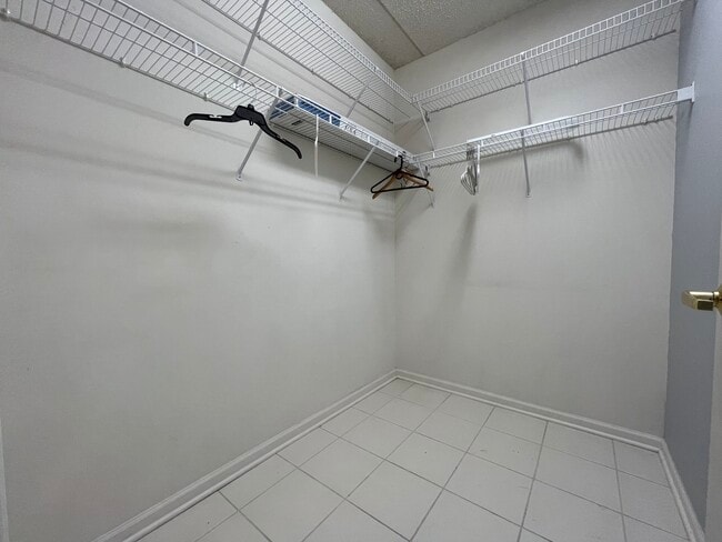 Building Photo - 11 S Wille St