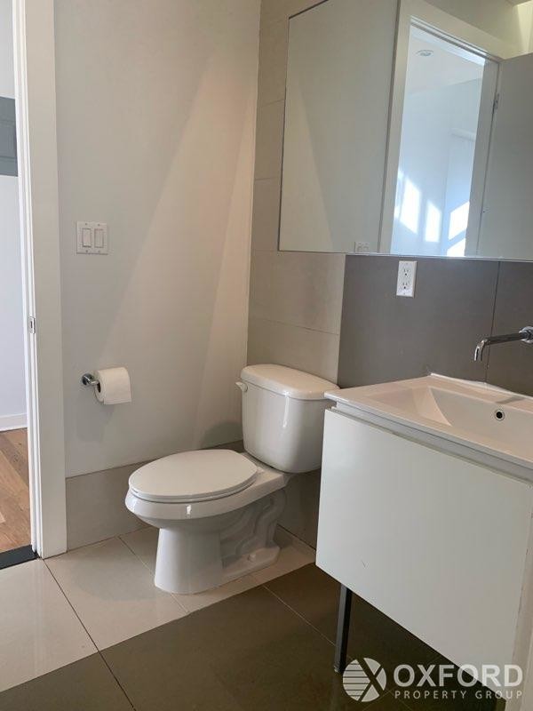 Building Photo - 71-13 60th Lane