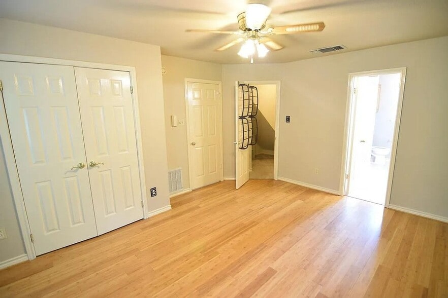 Building Photo - 4721 Stagecoach Trail