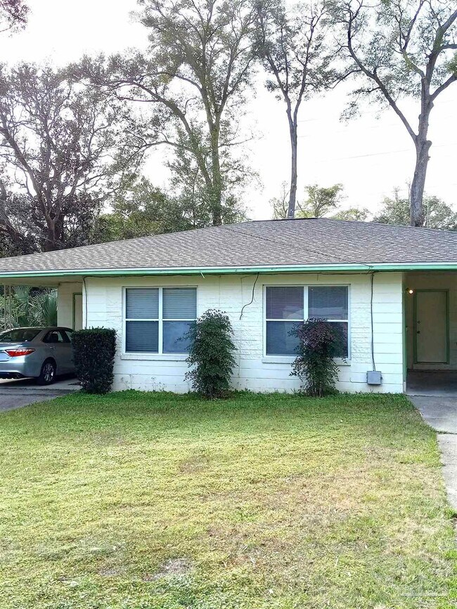 Building Photo - 419 N Wentworth St