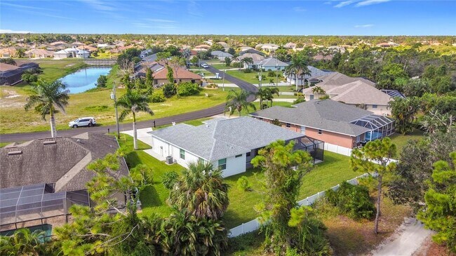 Building Photo - 26 Medalist Way