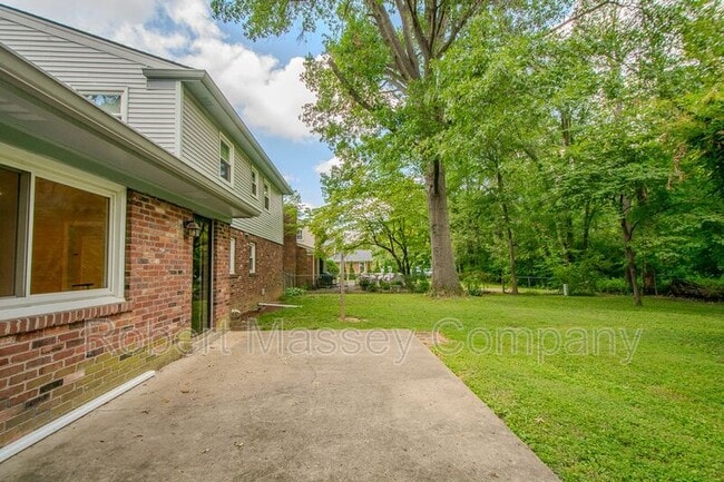 Building Photo - 1813 Crossgate Ln