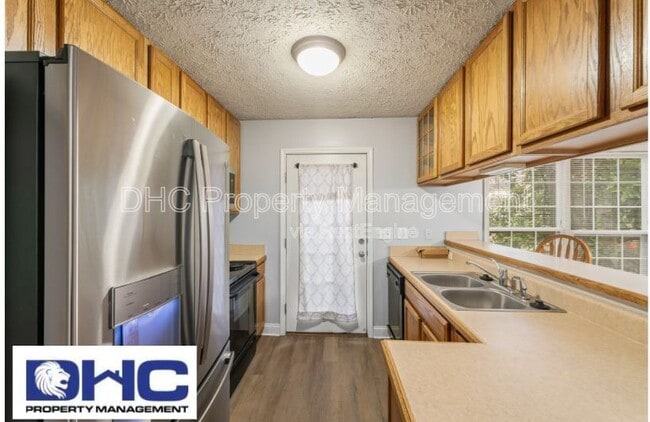 Building Photo - 1352 Elizabeth Ln