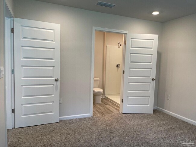 Building Photo - 8665 Pathstone Blvd