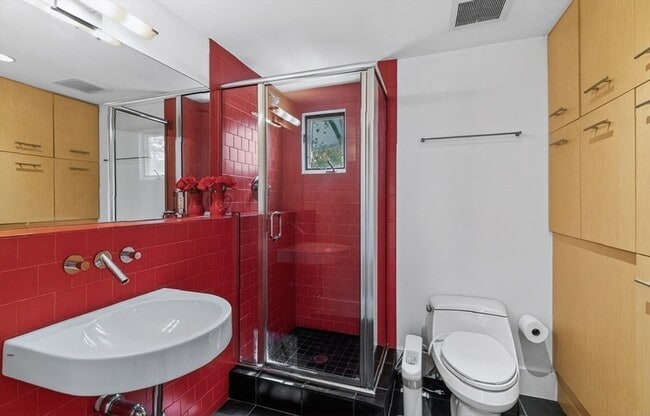 Building Photo - 15 Suban Pl