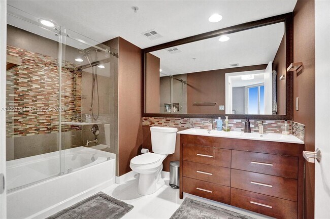 Building Photo - 325 S Biscayne Blvd