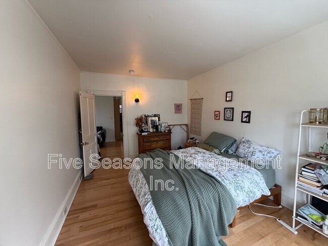 Building Photo - 384 St Paul St