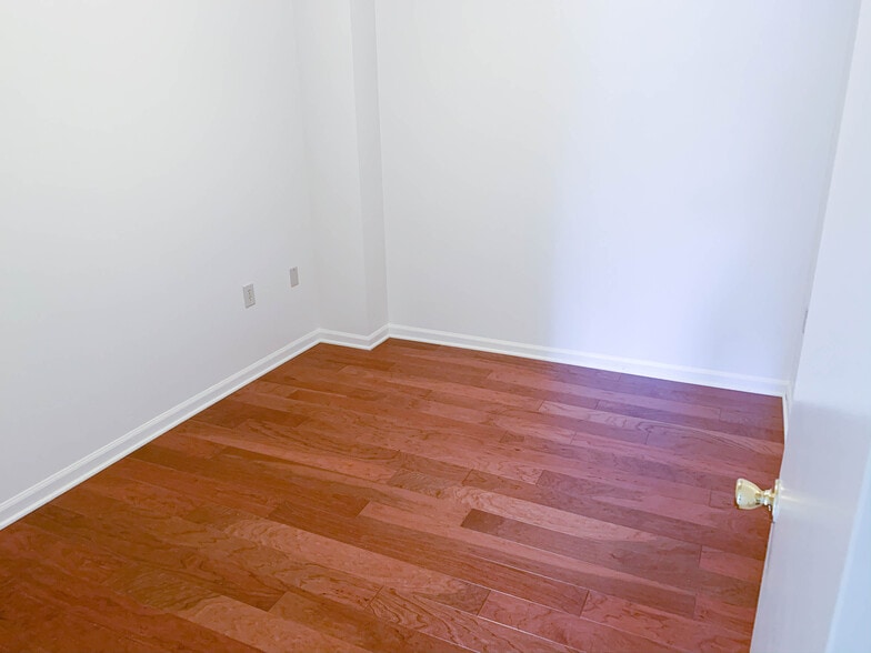 Building Photo - 2800 Houston St