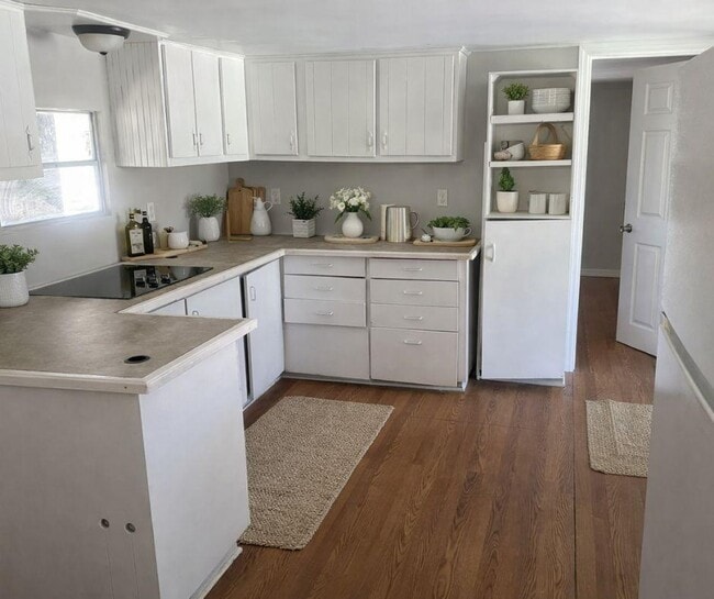 Building Photo - 19 Circle Dr