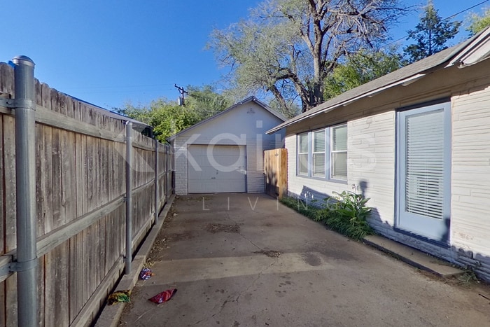 Building Photo - 411 Sunset Terrace