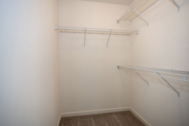 Building Photo - Spacious & Bright Home in Parks of Piedmon...