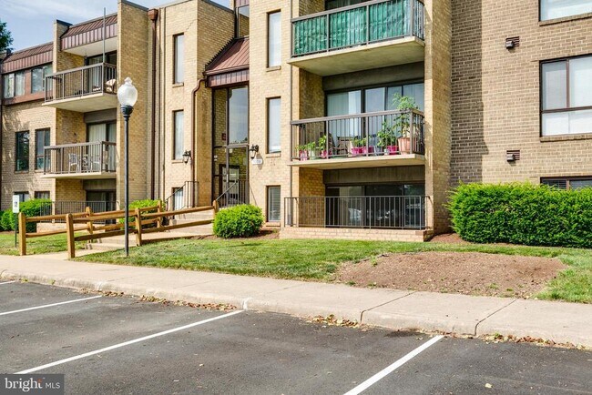 Building Photo - 7598 Gales Ct