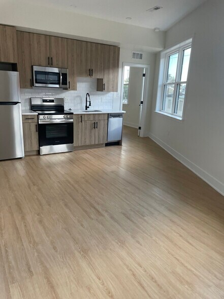 Building Photo - 4521 Frankford Ave