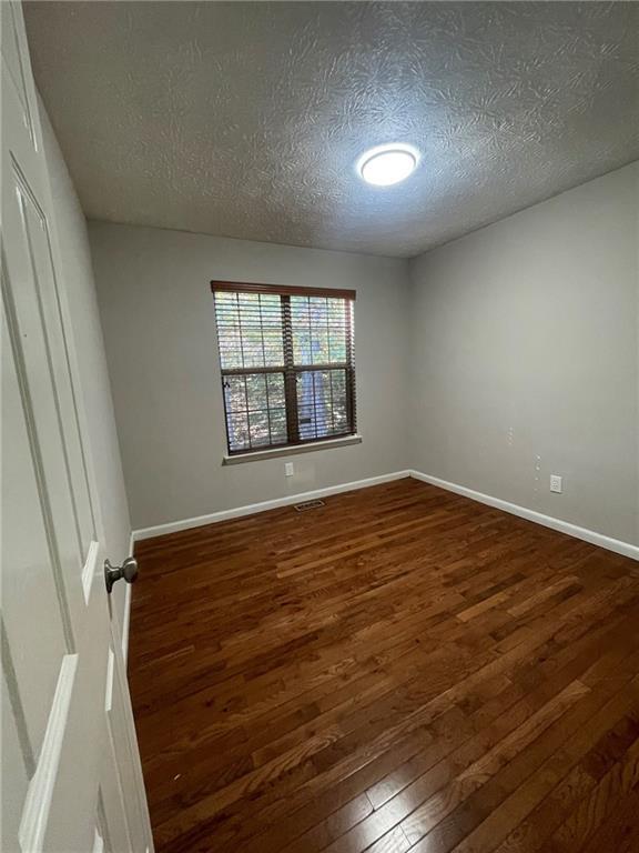 Building Photo - 3015 Cascade Manor Dr