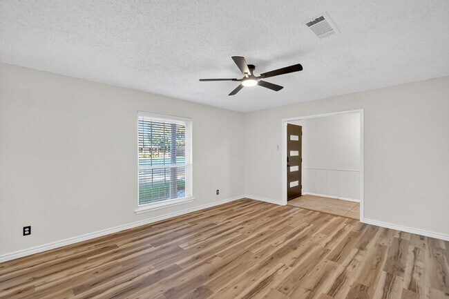 Building Photo - 2821 Metz Dr