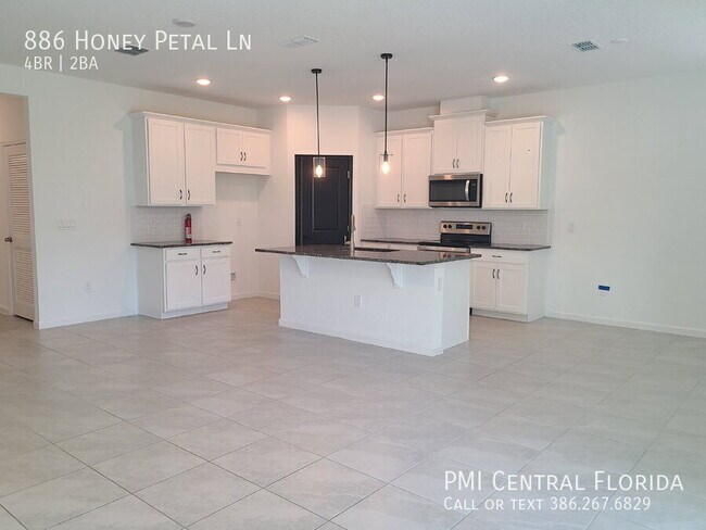 Building Photo - 886 Honey Petal Ln