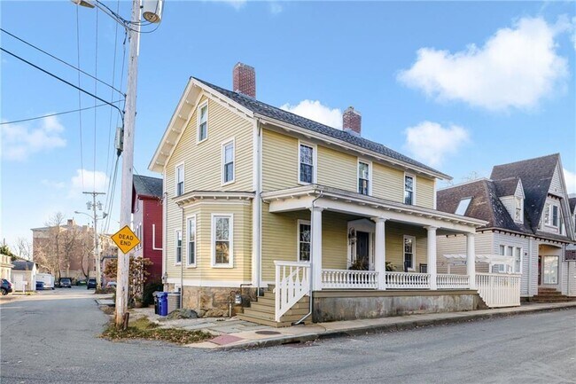 Building Photo - 17 Old Beach Rd