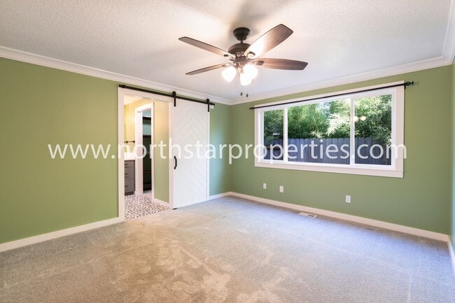 Building Photo - Garden Home Charmer