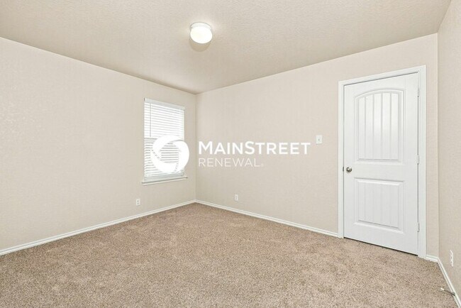 Building Photo - 4 Bedroom Pet-Friendly Home in San Antonio, TX with Main Street Renewal