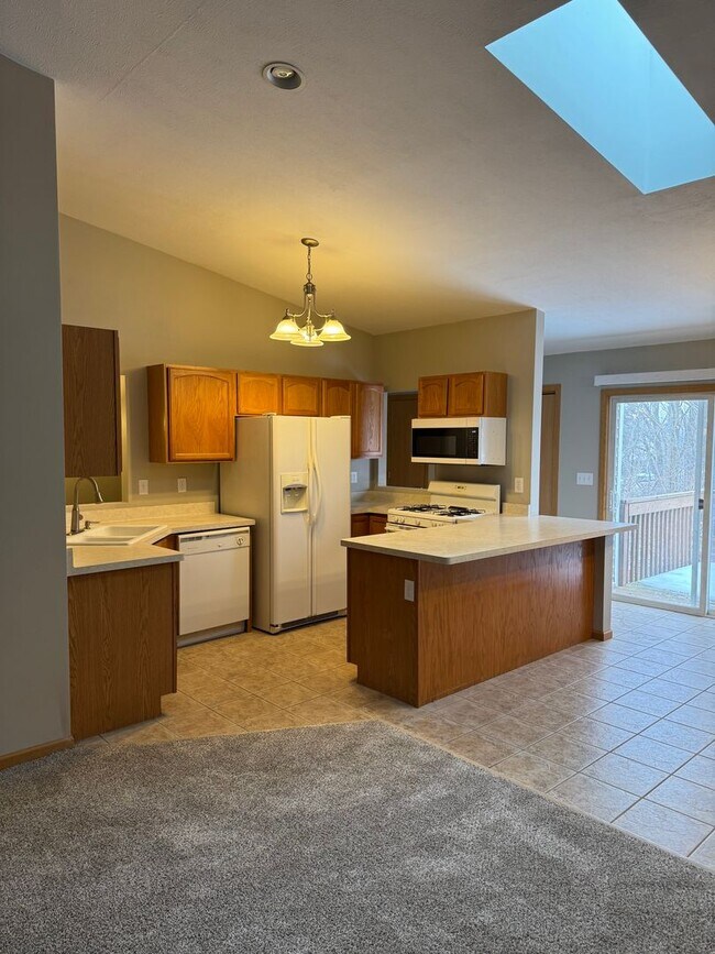 Building Photo - This is a must see