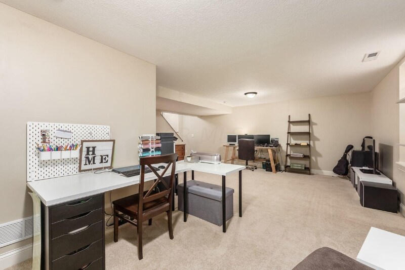 Building Photo - 903 Adara Dr
