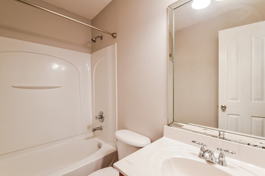 Building Photo - 4088 Carroll Dr