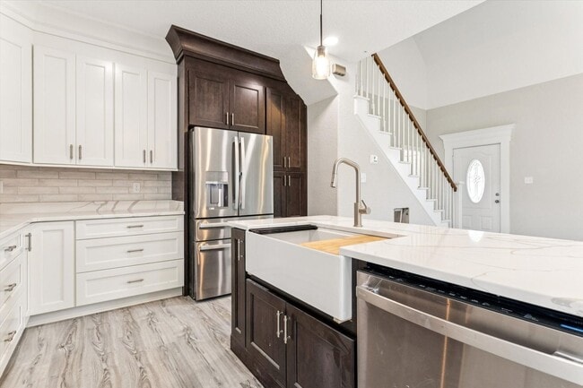 Building Photo - Renovated 5-bedroom 3.5-bathroom home loca...