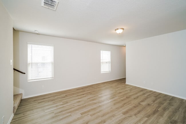Building Photo - Somerset Trails - 9331 Green Flora Ct, San...