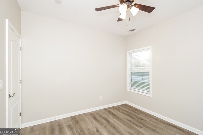 Building Photo - 203 Arbor Dr