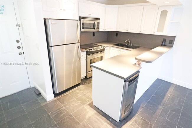 Building Photo - 9301 SW 92nd Ave