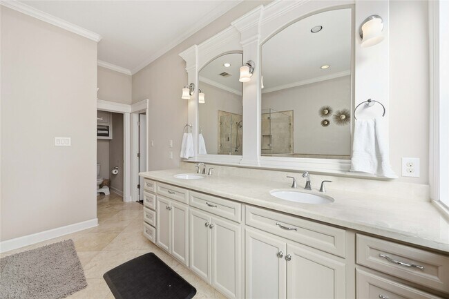 Building Photo - 621 Rutland St