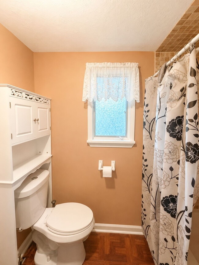 Building Photo - Affordable & Low-Maintenance 1BR Apartment – Comfortable Living Made Easy