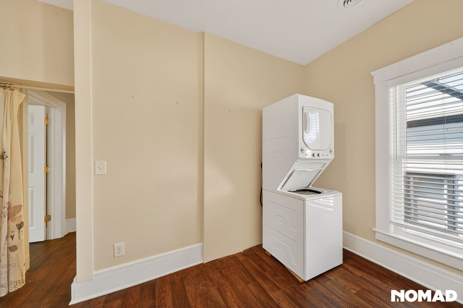Building Photo - 1855 W 58th St