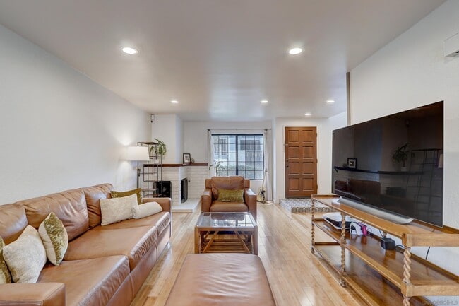 Building Photo - 4084 Crystal Dawn Ln