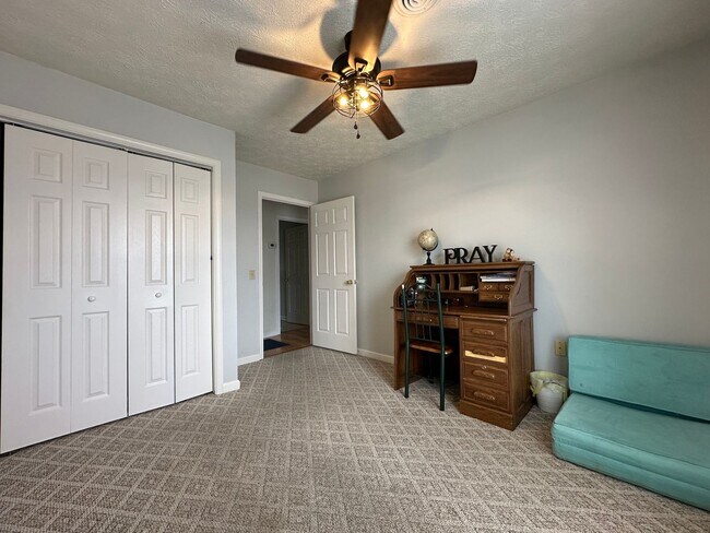 Building Photo - 4 Bed/2 Bath Brick Home - Church Hill TN