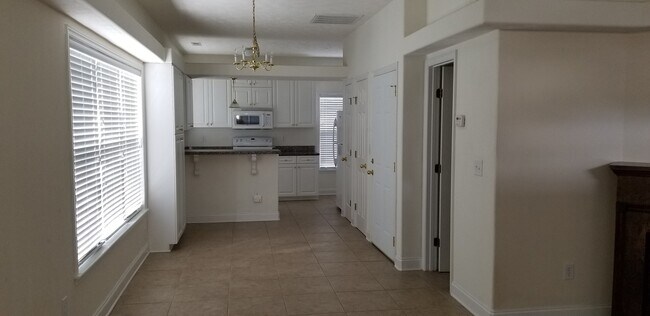Building Photo - 300 Sea Knight Ln