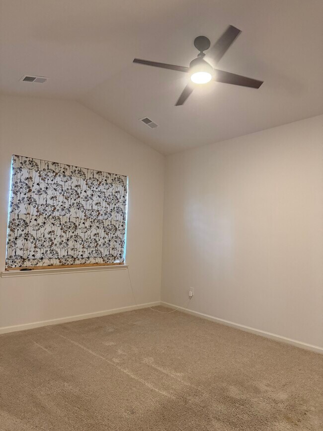 Building Photo - 839 Barlow Ln