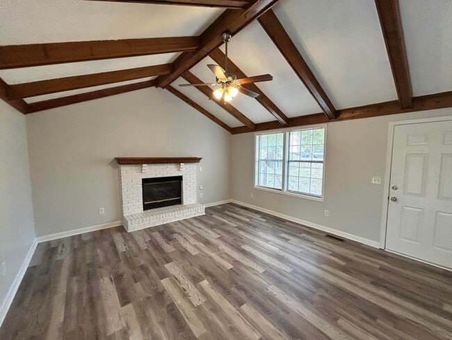 Building Photo - 3 Bed & 2 Bath House in White House | Pet-...