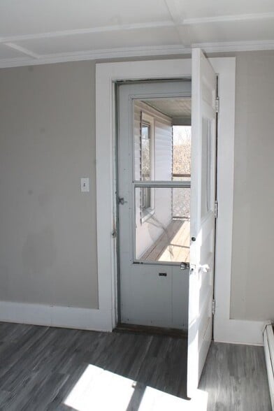 Building Photo - 20 Bellevue St