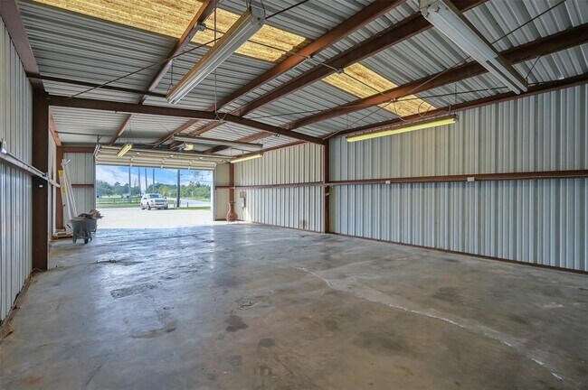 Building Photo - 18010 Mueschke Rd