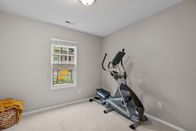 Building Photo - Fantastic 4 Bedroom, 3 Bath home near Brier Creek & RDU, Fenced-in Yard, Bonus Room, Pet Friendly!