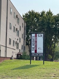 Building Photo - Four Bedroom Apartment