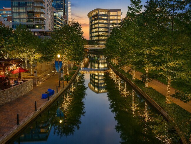 Building Photo - 1 Waterway Ct