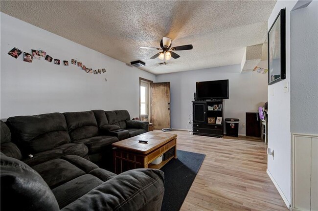 Building Photo - 330 Overton Dr