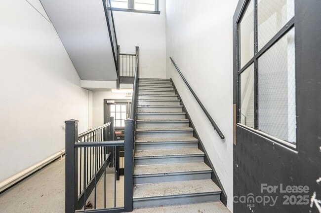Building Photo - 426 2nd Ave SE